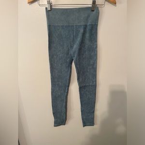 Ribbed blue leggings